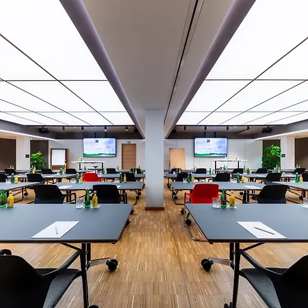 Hotel Zeitgeist Hauptbahnhof 4*