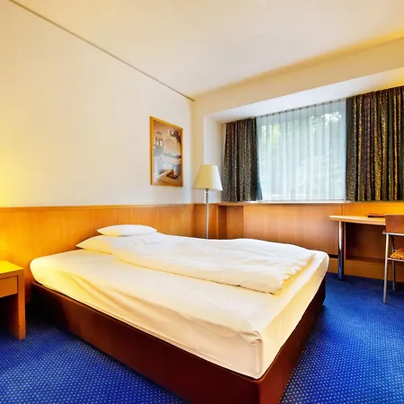 Strudlhof Hotel
