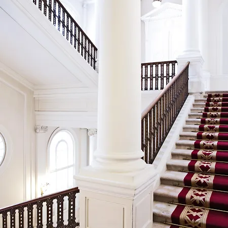 Palais Coburg Hotel 5*
