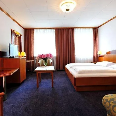 Hotell The Weekend 4*