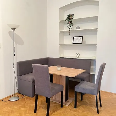 Lägenhet Alpa 2 In Rochusmarkt