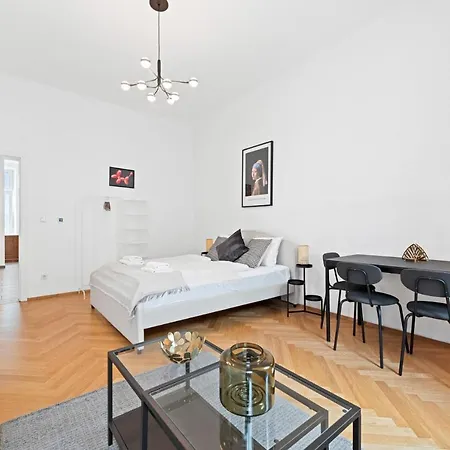 Apartment Cozy In 16th District