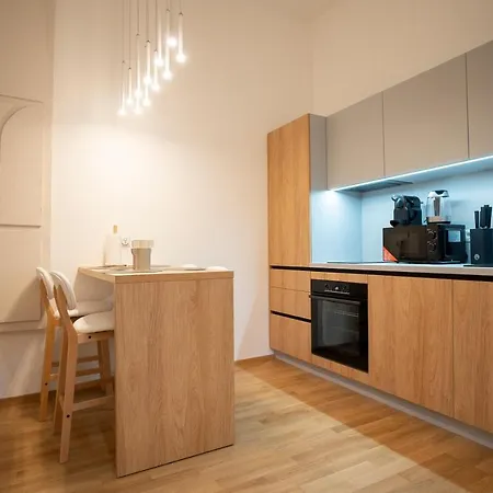 2-rooms Spacious In A Vibrant Cozy Area Apartment *