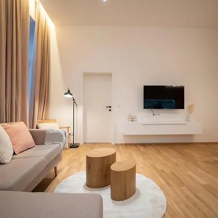 2-rooms Spacious In A Vibrant Cozy Area Apartment