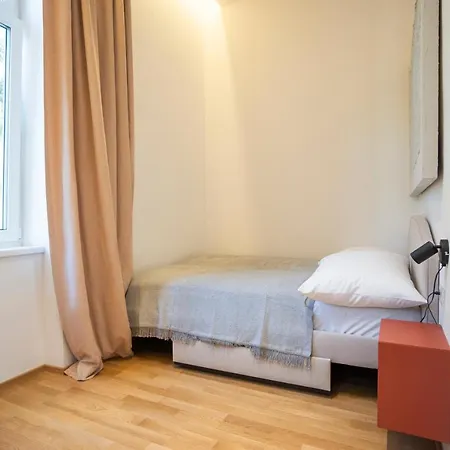 Apartment 2-rooms Spacious In A Vibrant Cozy Area Vienna