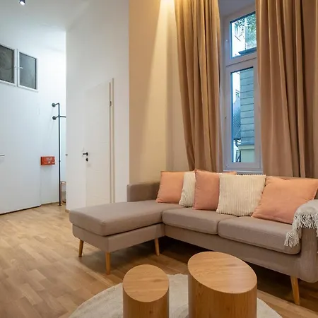 2-rooms Spacious In A Vibrant Cozy Area