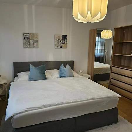 Cosy & Elegant Cityhouse With Garden Case de vacanță