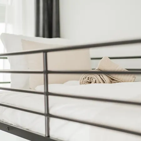Albergue Chic By Home2 *