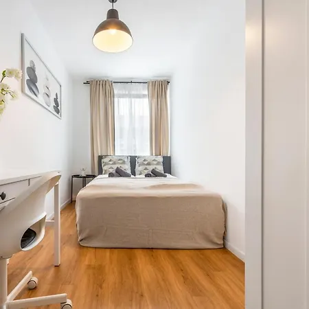 Lofts Hostel *