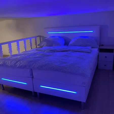 1080 Apartment