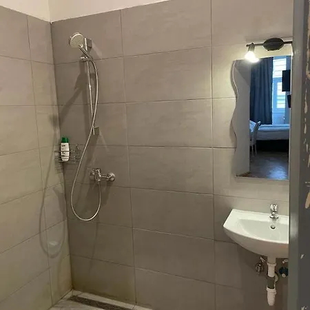 Easybook-in 2* Vienne