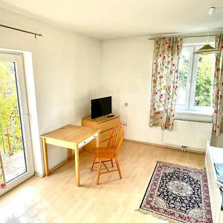 Hostel Gaestezimmer Rothneusiedl