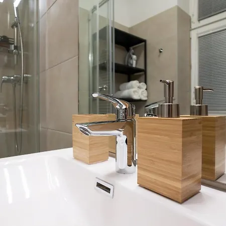 Stylish 1-bedroom With A Terrace Wien