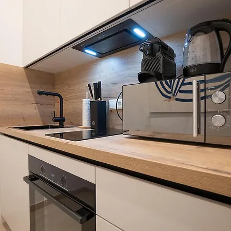 Stylish 1-bedroom With A Terrace Wien