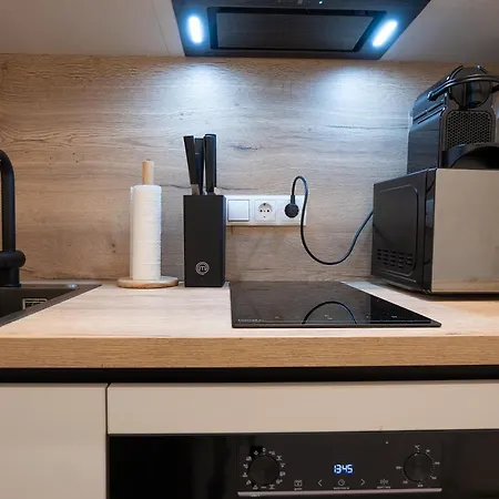 Stylish 1-bedroom With A Terrace Apartment Wien