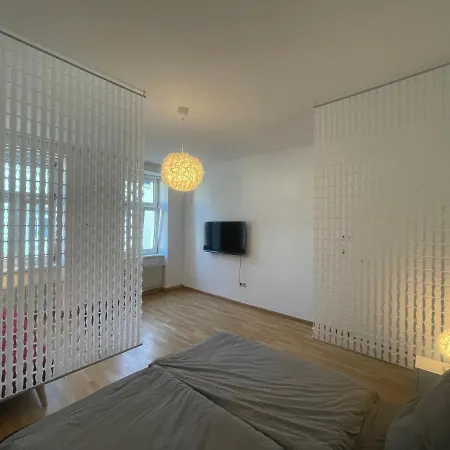 Schmucke Citywohnung In Ruhelage * Vienna