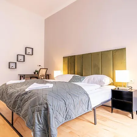 Appartement Stadthalle Oasis: Stylish 3br In