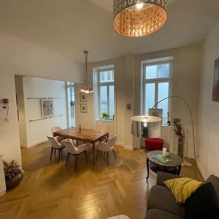 Townhouse Sternwarte Apartment *