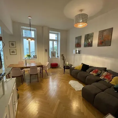 Townhouse Sternwarte Apartment *