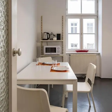 Maple Avenue Apartment