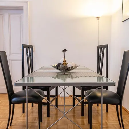 Maple Avenue Apartment Vienna