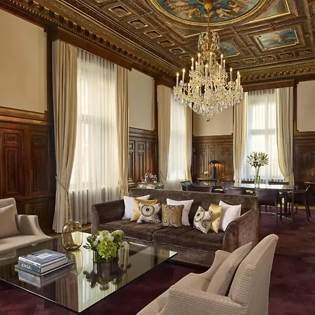 The Ritz-carlton, Hotel 5*