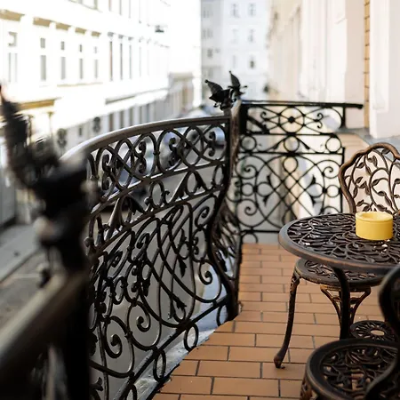 Urban Jungle Aparthotel Vienna