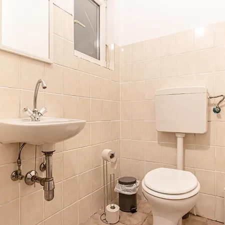 Metropolitan Charm Stylish 2br & 1lr In Vienna's Core