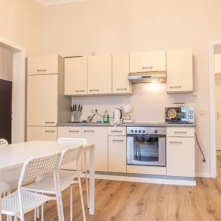 Metropolitan Charm Stylish 2br & 1lr In Vienna's Core Apartment Vienna