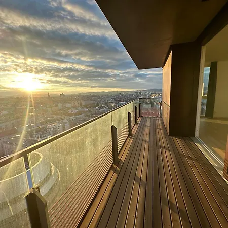 Apartment Panorama Sky I Rooftop Pool I Metro Station *