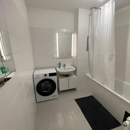 Spacious 1br With Balcony Above Citygate Shopping Complex With Metro Access * Vídeň