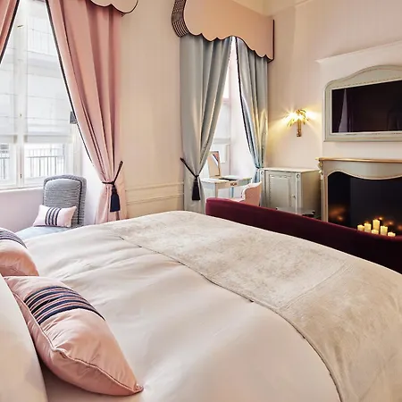 Hotel The Leo Grand