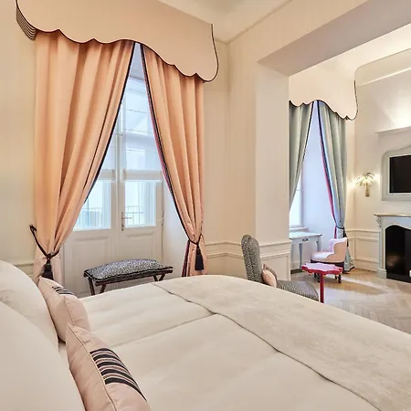 Hotel The Leo Grand 5*