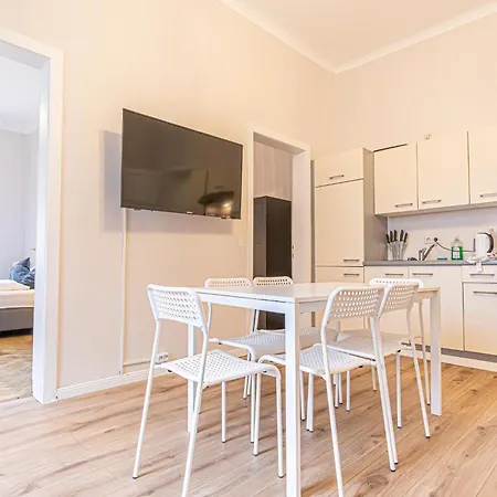 Metropolitan Charm Stylish 2br & 1lr In Vienna's Core
