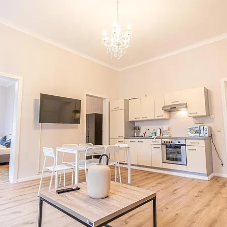 Apartment Metropolitan Charm Stylish 2br & 1lr In Vienna's Core Vienna