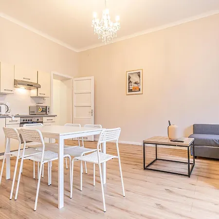 Apartment Metropolitan Charm Stylish 2br & 1lr In Vienna's Core