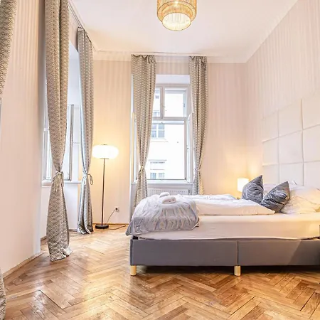 Metropolitan Charm Stylish 2br & 1lr In Vienna's Core Apartment *