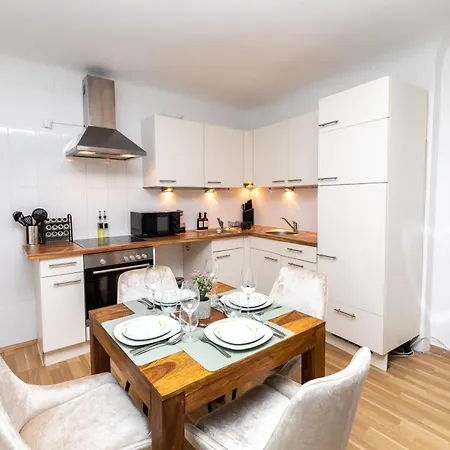City Top Location, Quiet And Cozy Ideal To Relax Or Work Apartment