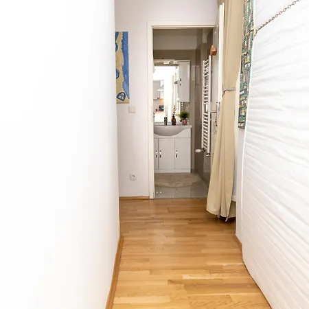 City Top Location, Quiet And Cozy Ideal To Relax Or Work