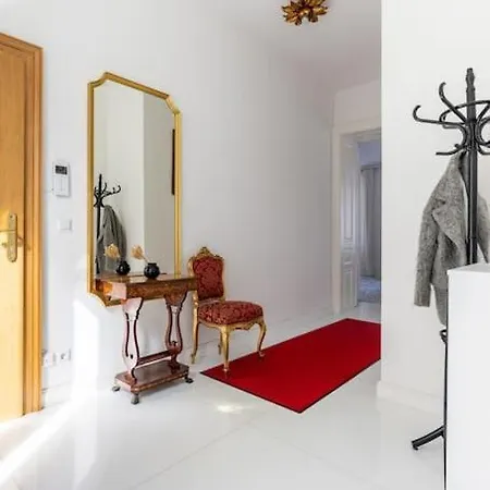 Apartment Luxurioes Wohnen Mit Anbindung Ans Zentrum 20 Minuten *