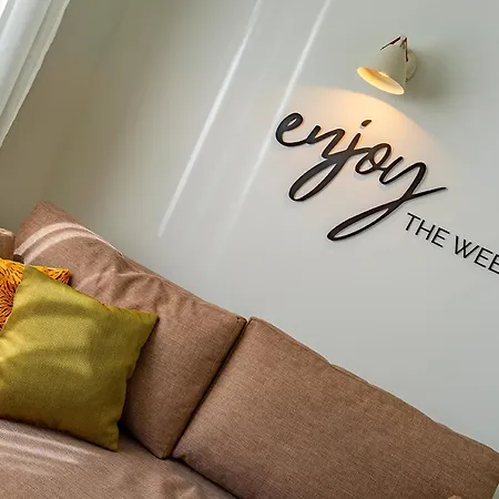 The Weekend Hotell