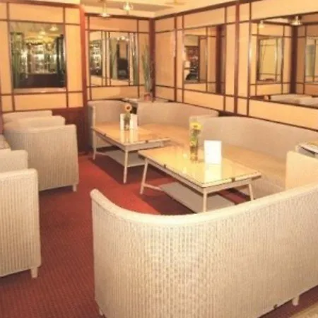 Calmo Hotel 3*