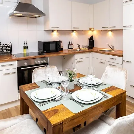 City Top Location, Quiet And Cozy Ideal To Relax Or Work Apartment