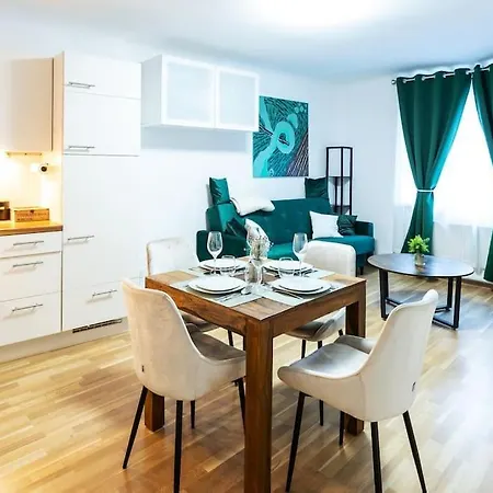 City Top Location, Quiet And Cozy Ideal To Relax Or Work Apartment *