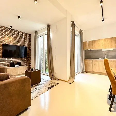 Moebliertes Mit Terrasse Апартаменты