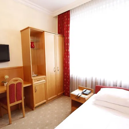 Hotel Corvinus - Newly Renovated 4*
