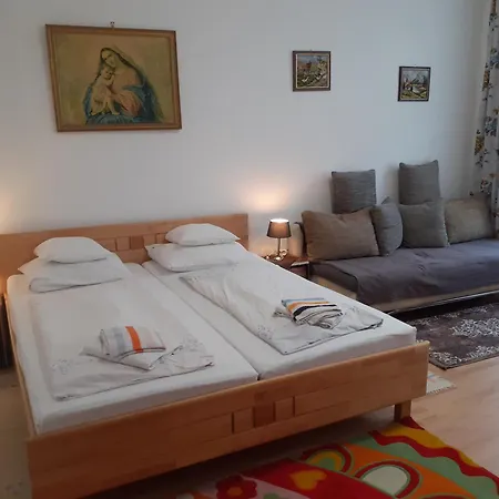 Gasthuis Happyhostel *