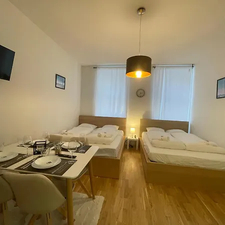 Cozy 5-person In 6 דירה