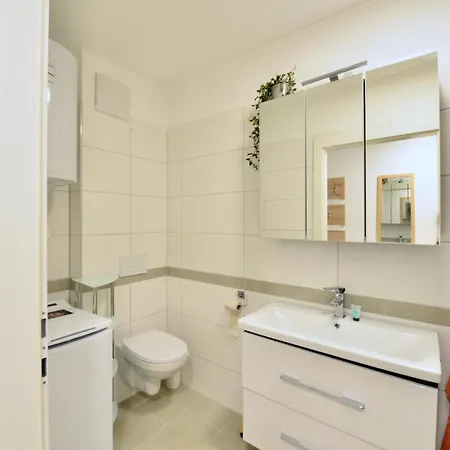 Appartamento New With Parking And Metro In Front Of The House Vienna