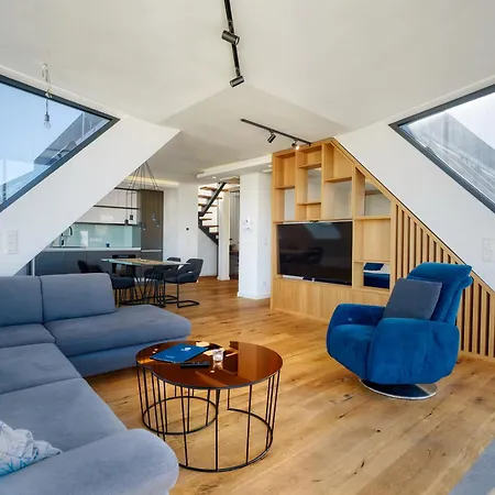 Nook Zehn & Loft By Irundo *